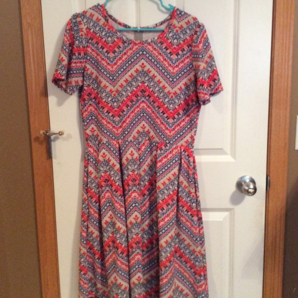 EUC Lularoe XL Amelia Coral, blue and white